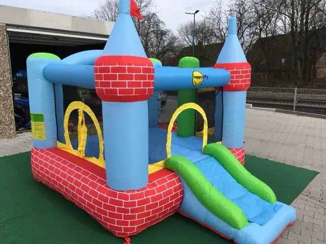 Hüpfburg Schloss mit Bällebad mieten in Bielefeld